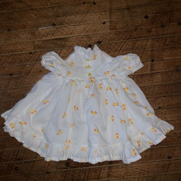 Handmade duck frilly well dressed wolf ruffled 0-6 month dress - Picture 3 of 6